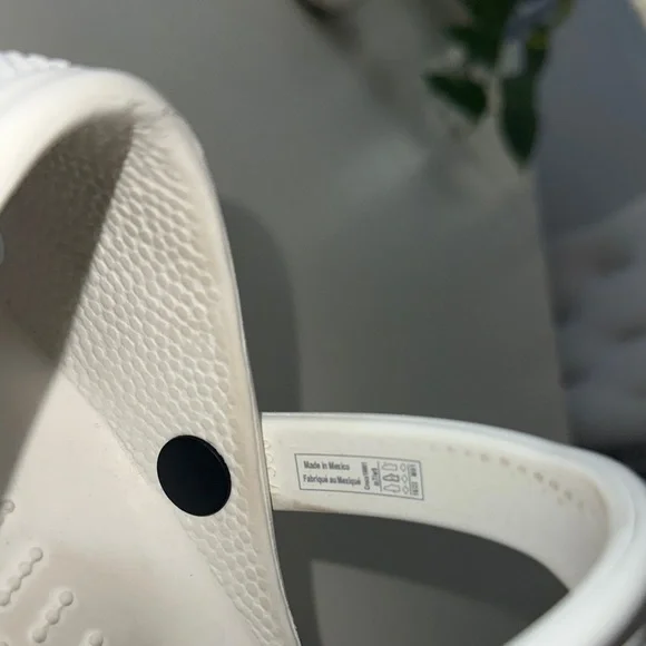 CROCS White Sandals Lightweight Water-Resistant - Picture 8 of 8